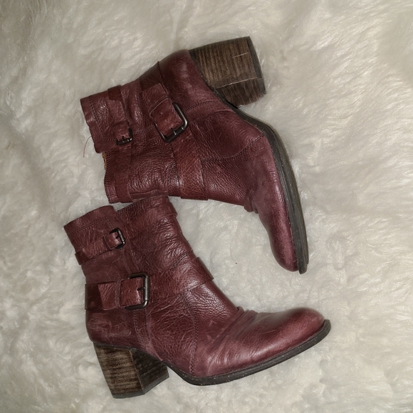 Naya S. 9 M Dark Red Leather Heeled Booties 👢 - Picture 1 of 7